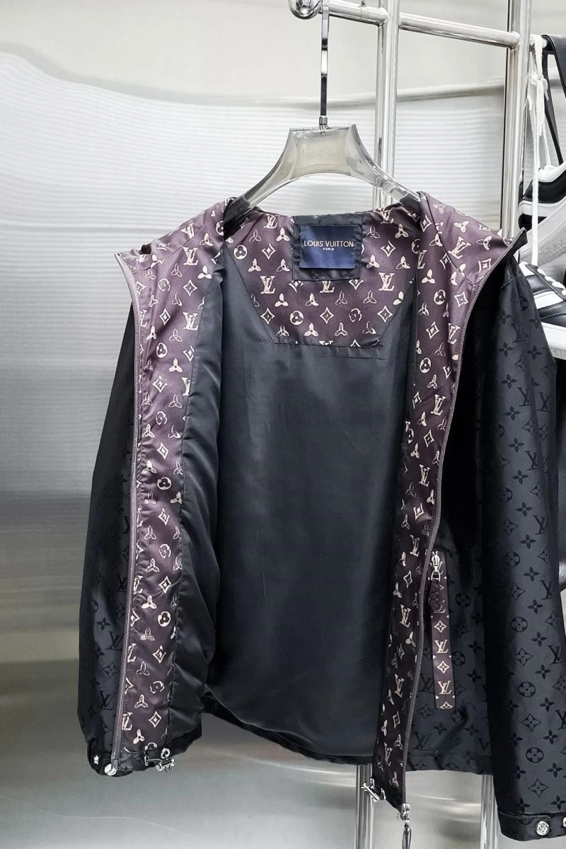 Louis Vuitton Outwear GoAnywhere 137606