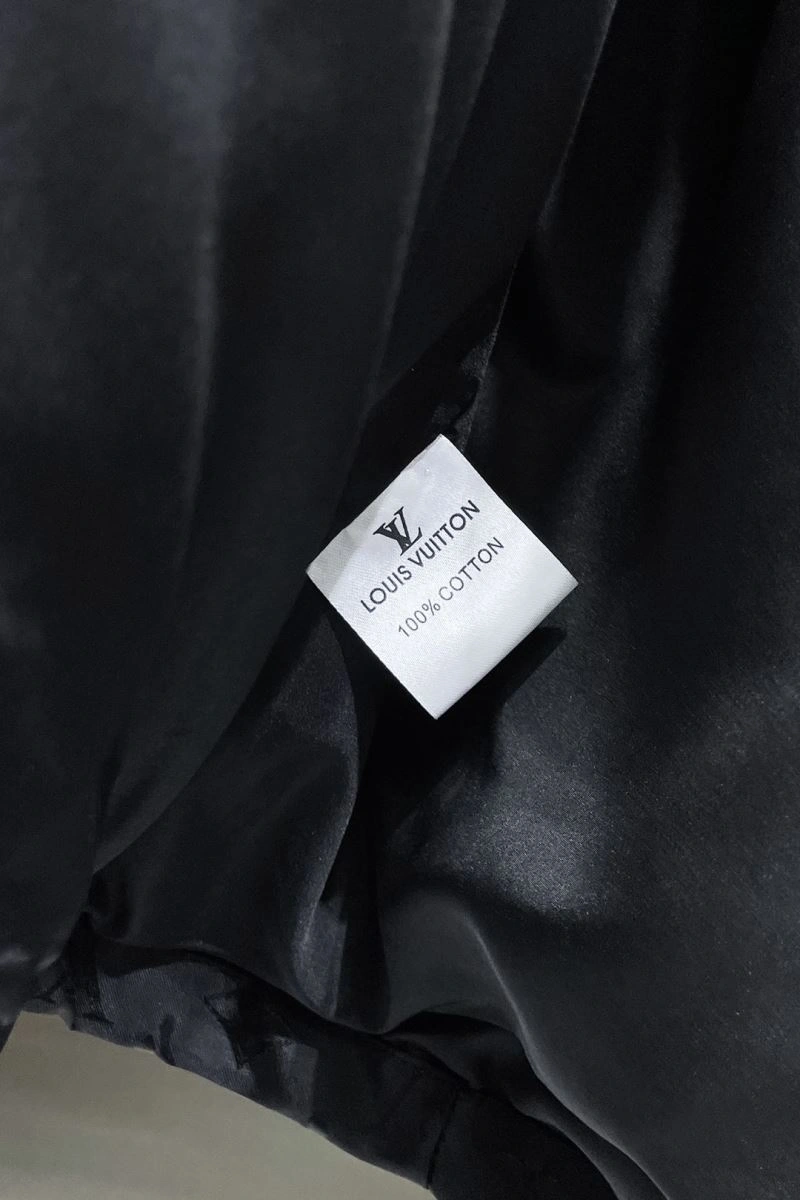 Louis Vuitton Outwear GoAnywhere 137606
