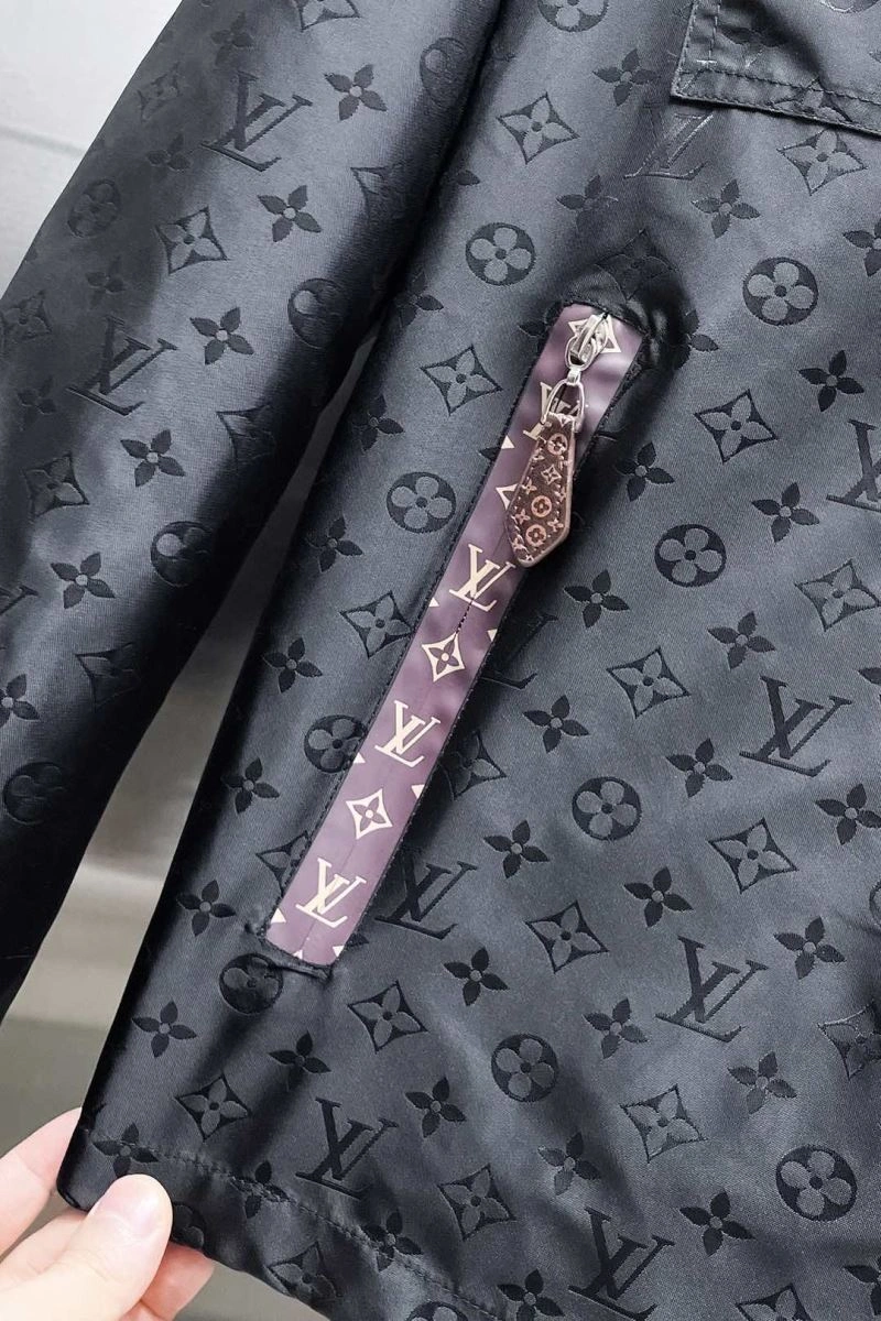 Louis Vuitton Outwear GoAnywhere 137606