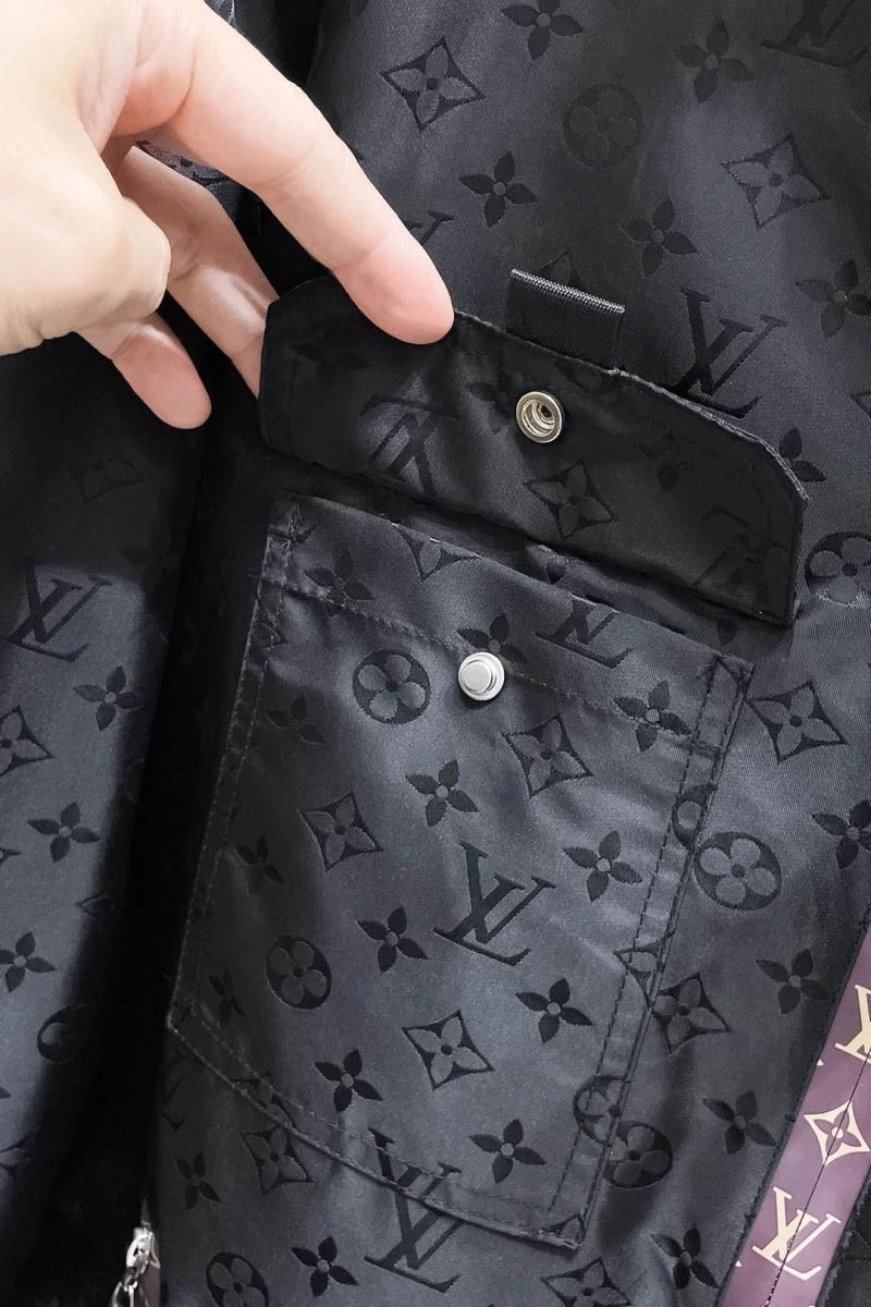 Louis Vuitton Outwear GoAnywhere 137606