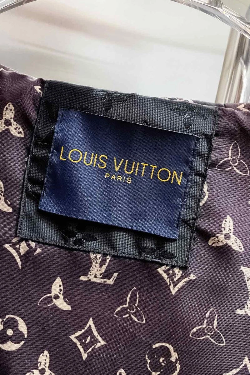 Louis Vuitton Outwear GoAnywhere 137606
