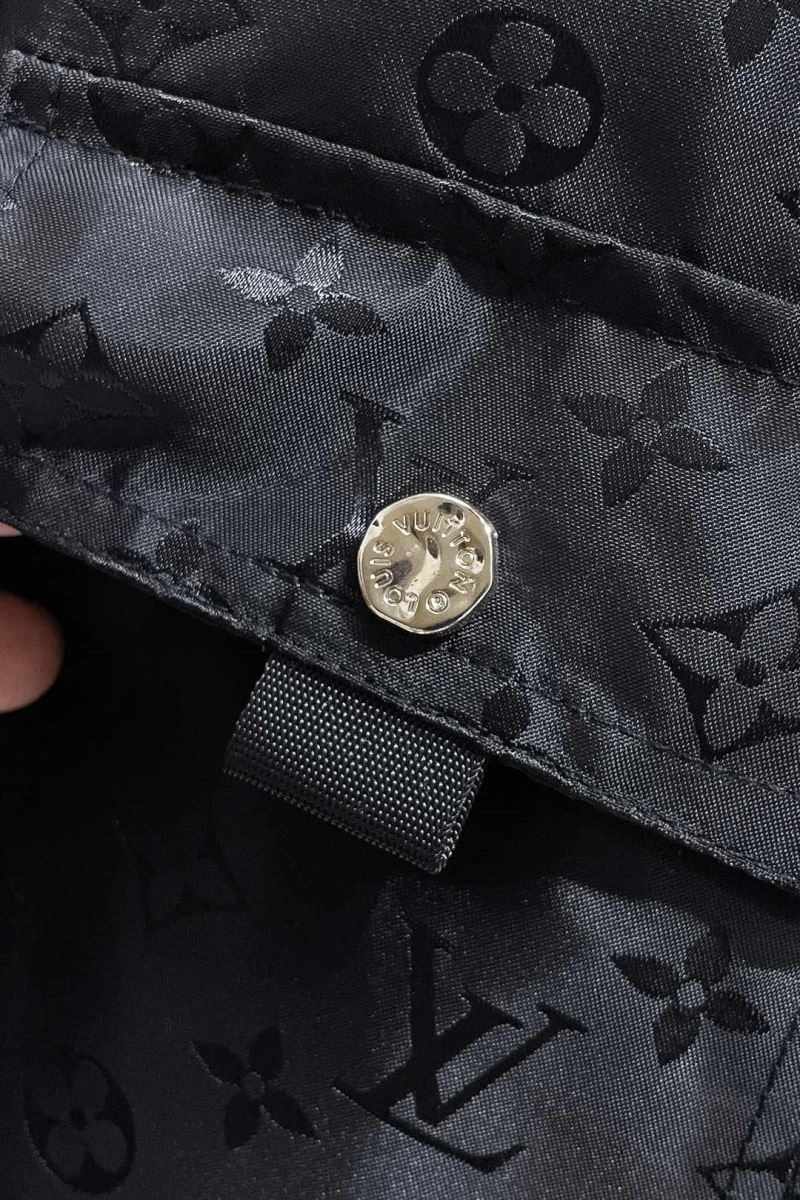 Louis Vuitton Outwear GoAnywhere 137606