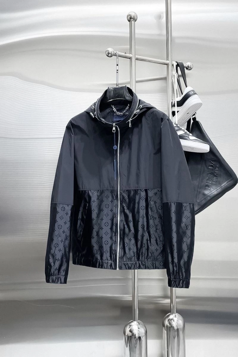 FlexibleFit Louis Vuitton Outwear 137596