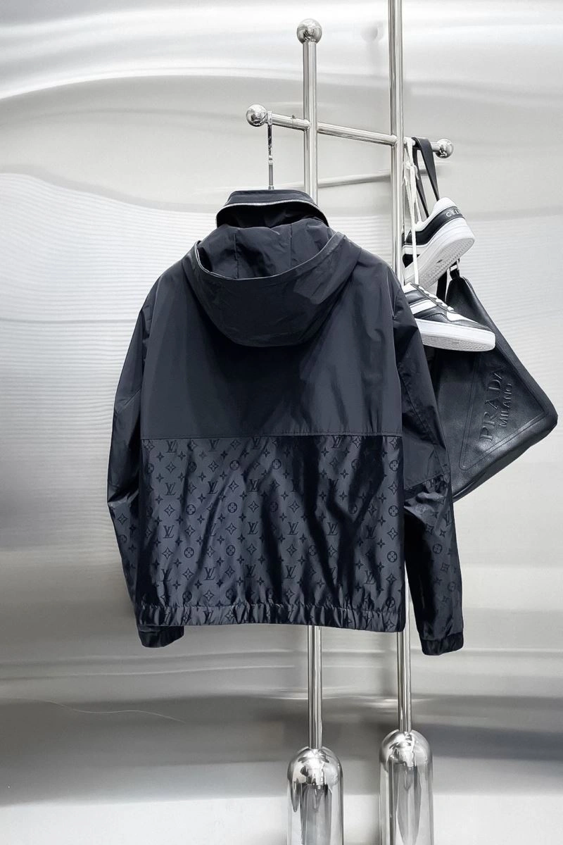 FlexibleFit Louis Vuitton Outwear 137596