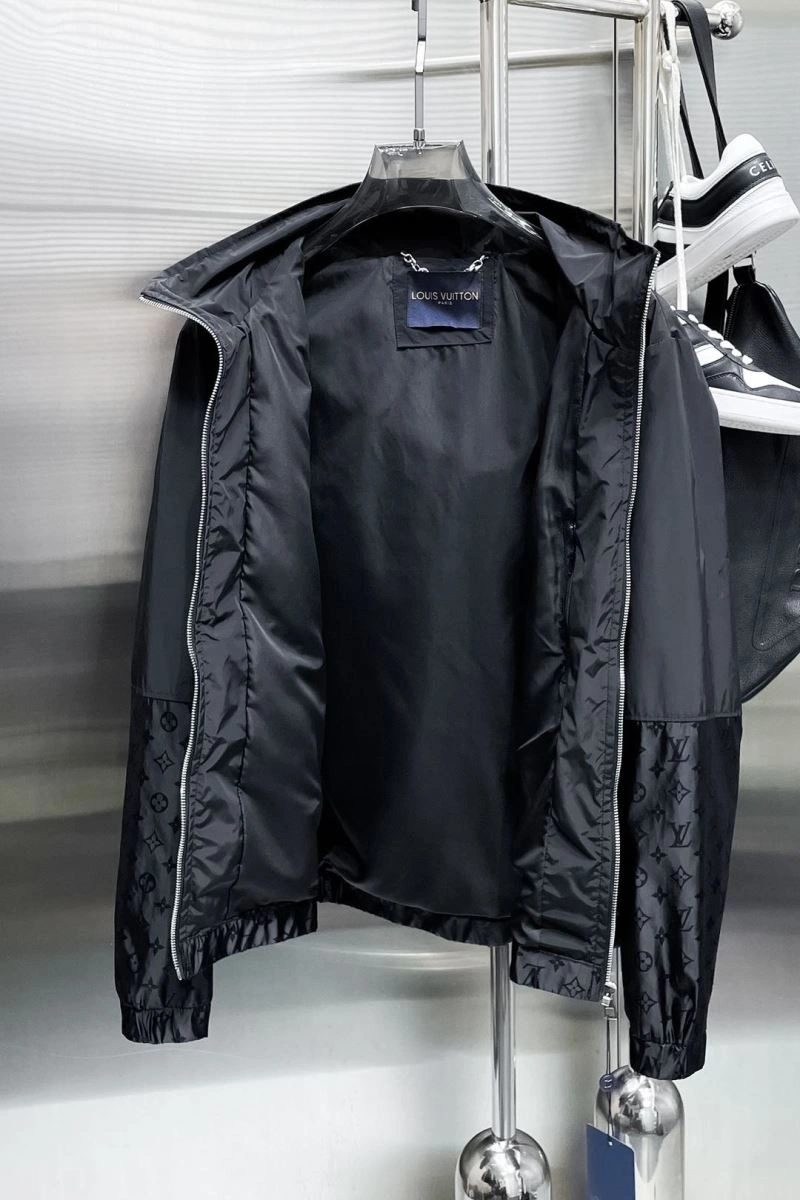 FlexibleFit Louis Vuitton Outwear 137596