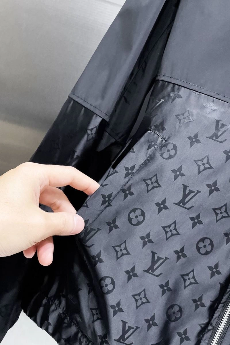FlexibleFit Louis Vuitton Outwear 137596