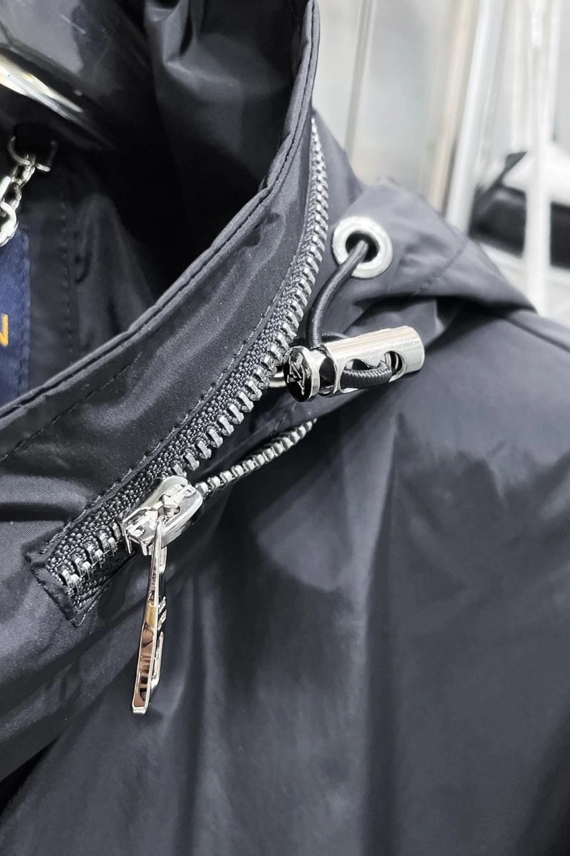 FlexibleFit Louis Vuitton Outwear 137596