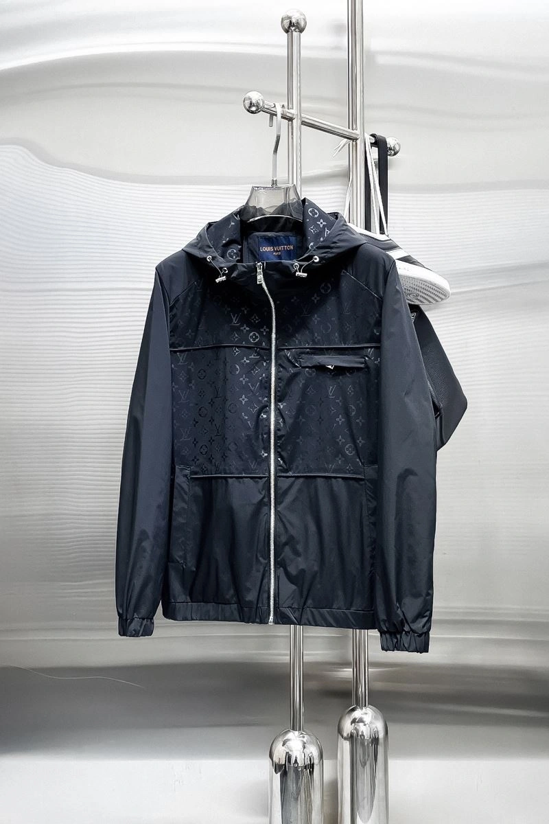 Premium Louis Vuitton Outwear 137598