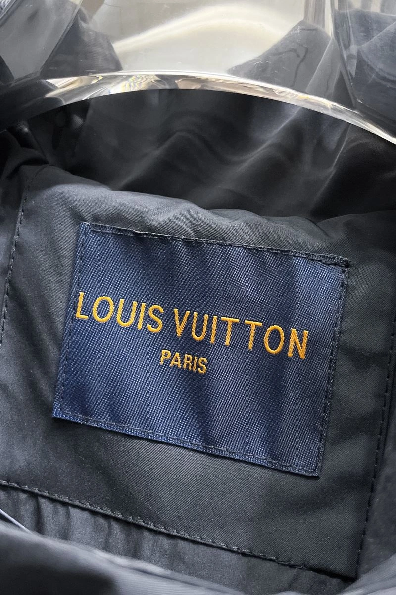 Premium Louis Vuitton Outwear 137598
