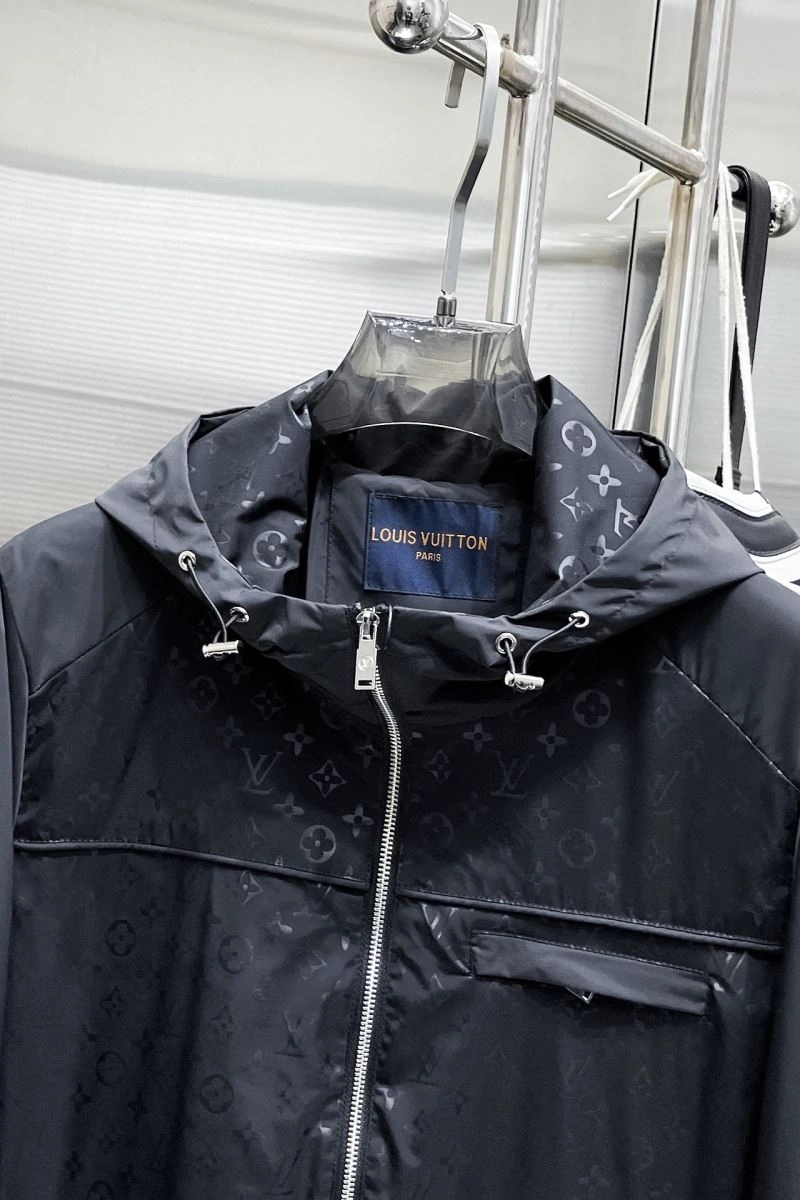 Premium Louis Vuitton Outwear 137598