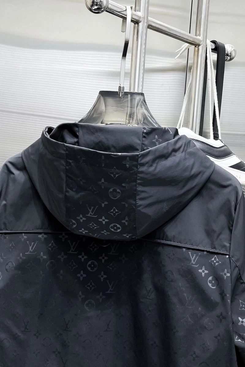 Premium Louis Vuitton Outwear 137598