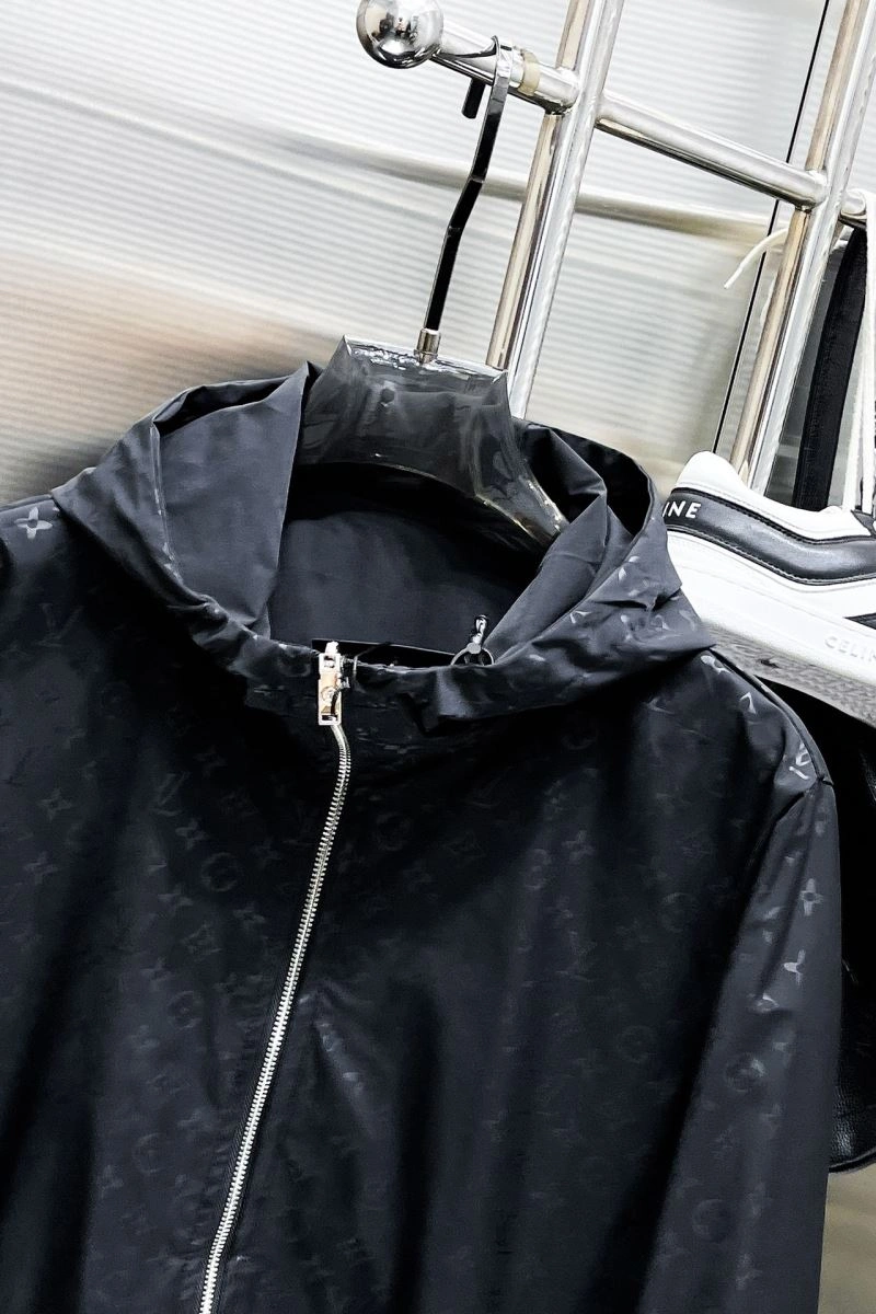 Resilient Louis Vuitton Outwear 137600