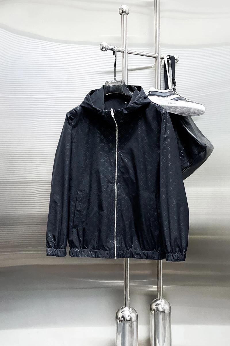 Resilient Louis Vuitton Outwear 137600