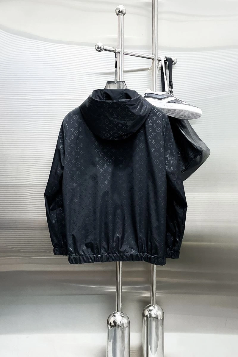 Resilient Louis Vuitton Outwear 137600