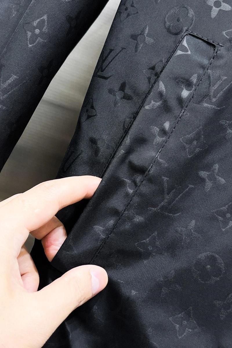 Resilient Louis Vuitton Outwear 137600