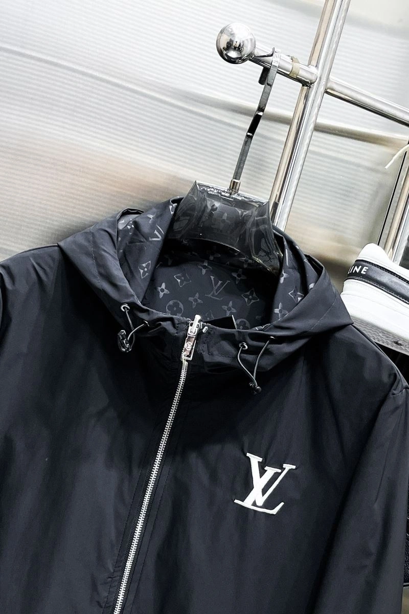 Resilient Louis Vuitton Outwear 137600