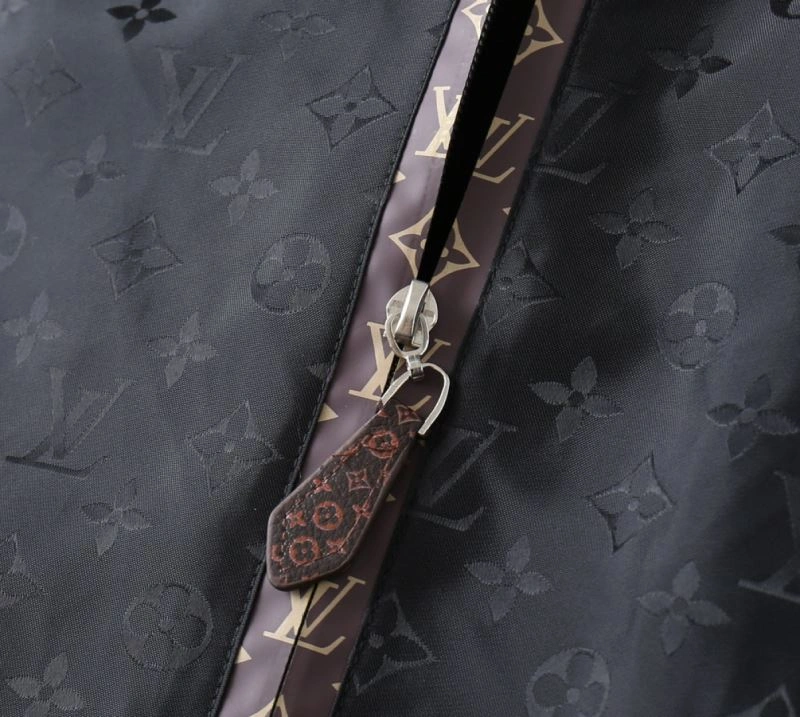 TopPick Louis Vuitton Outwear 137597