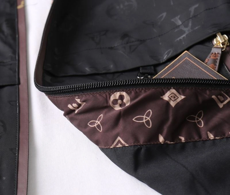 DailyWear Louis Vuitton Outwear 137595