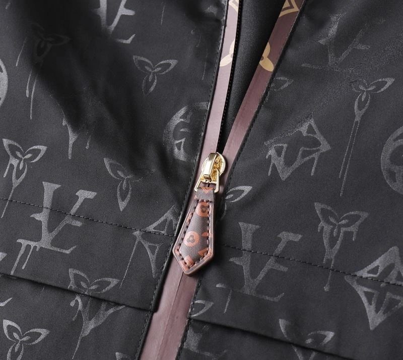 DailyWear Louis Vuitton Outwear 137595