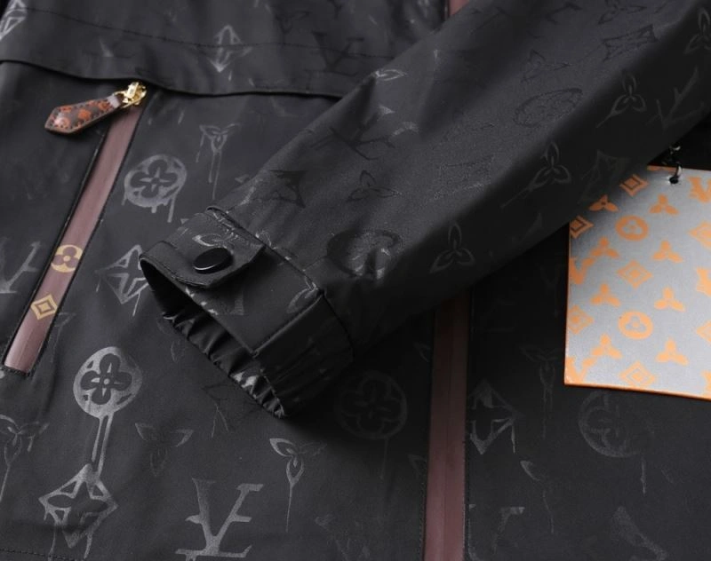 DailyWear Louis Vuitton Outwear 137595