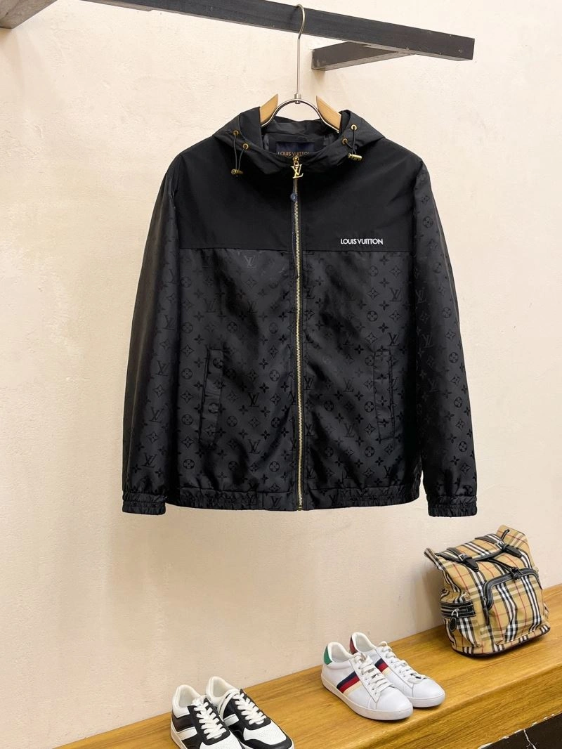 AllSeason Louis Vuitton Outwear 137594