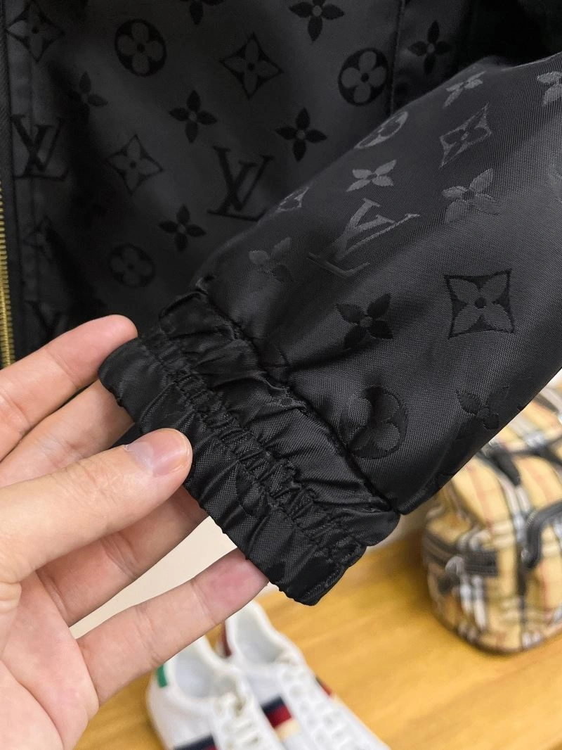 AllSeason Louis Vuitton Outwear 137594
