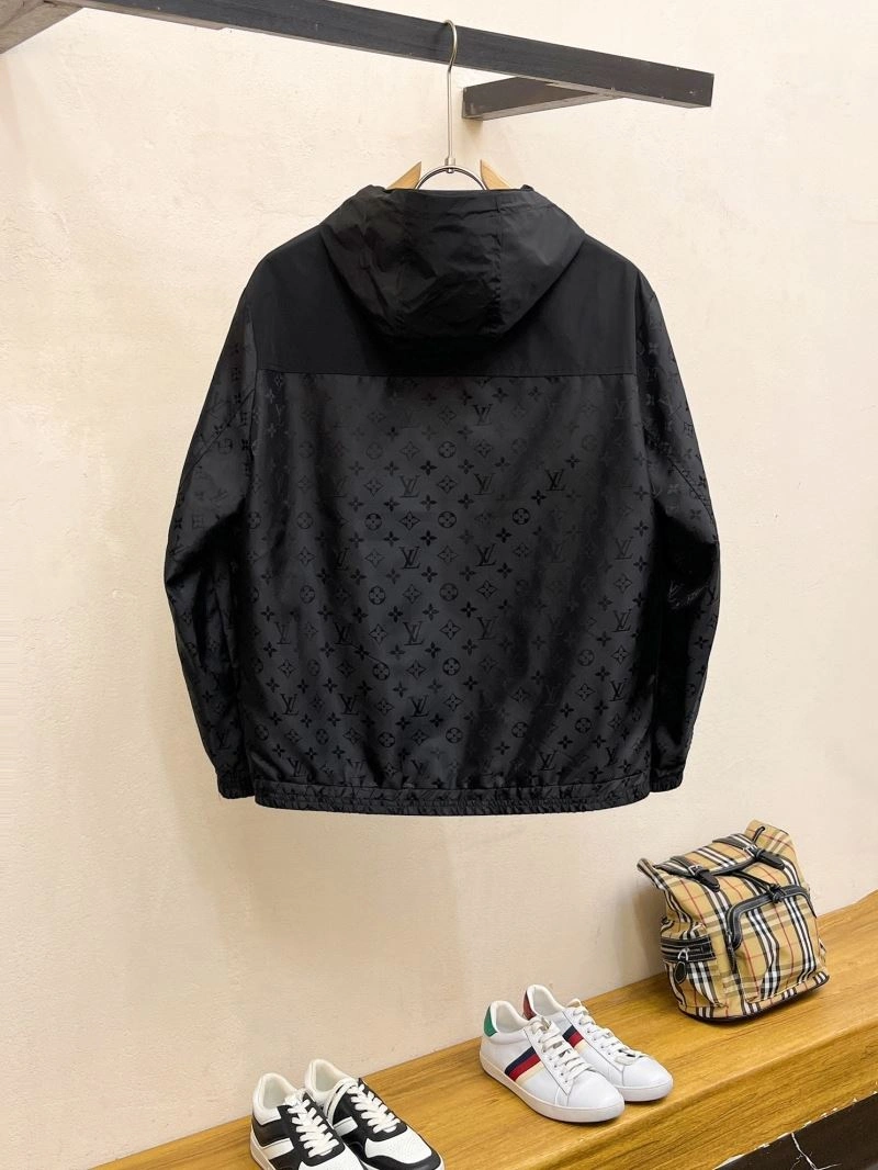 AllSeason Louis Vuitton Outwear 137594