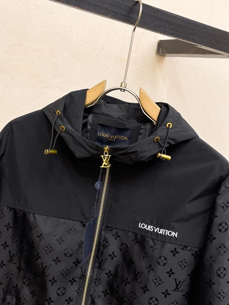 AllSeason Louis Vuitton Outwear 137594