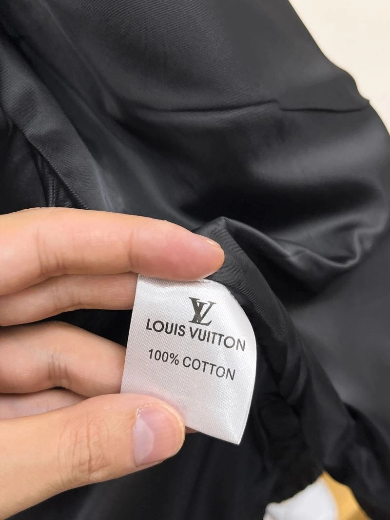 AllSeason Louis Vuitton Outwear 137594