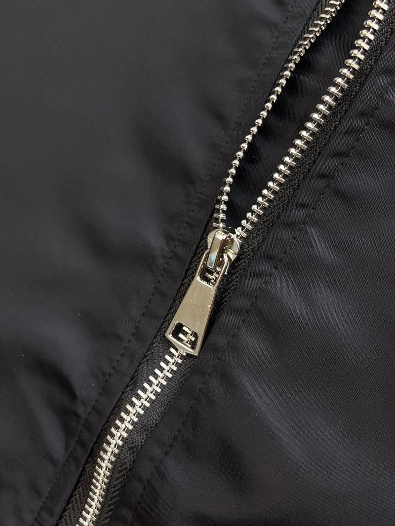 Vibrant Louis Vuitton Outwear 137592