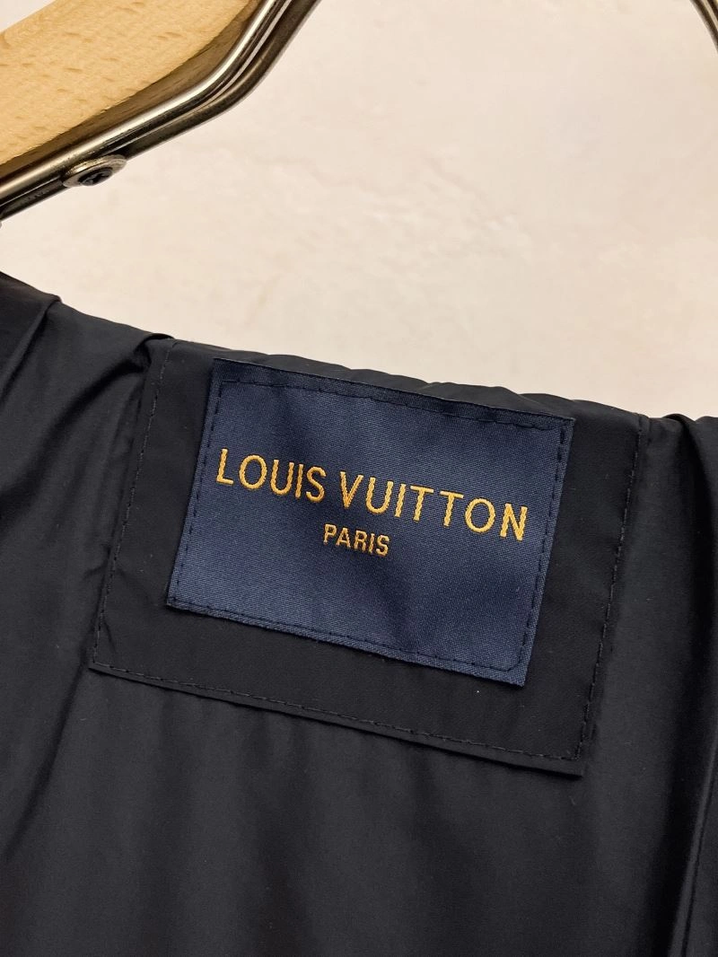Neat Louis Vuitton Outwear 137593