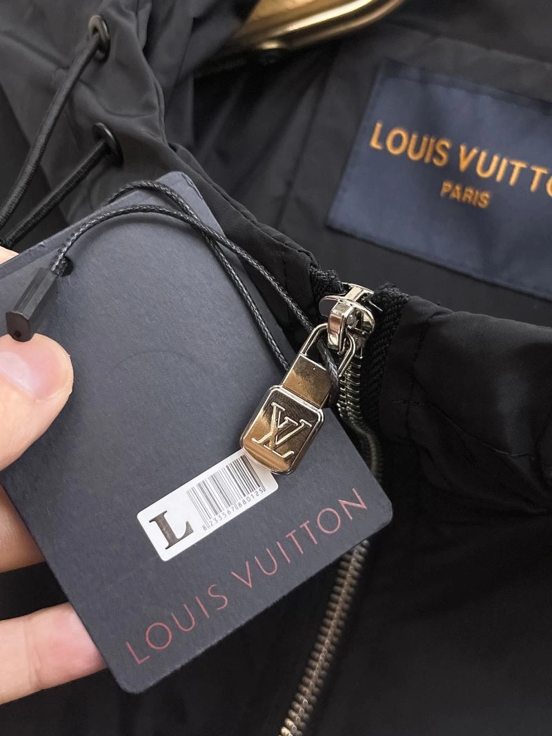 Neat Louis Vuitton Outwear 137593