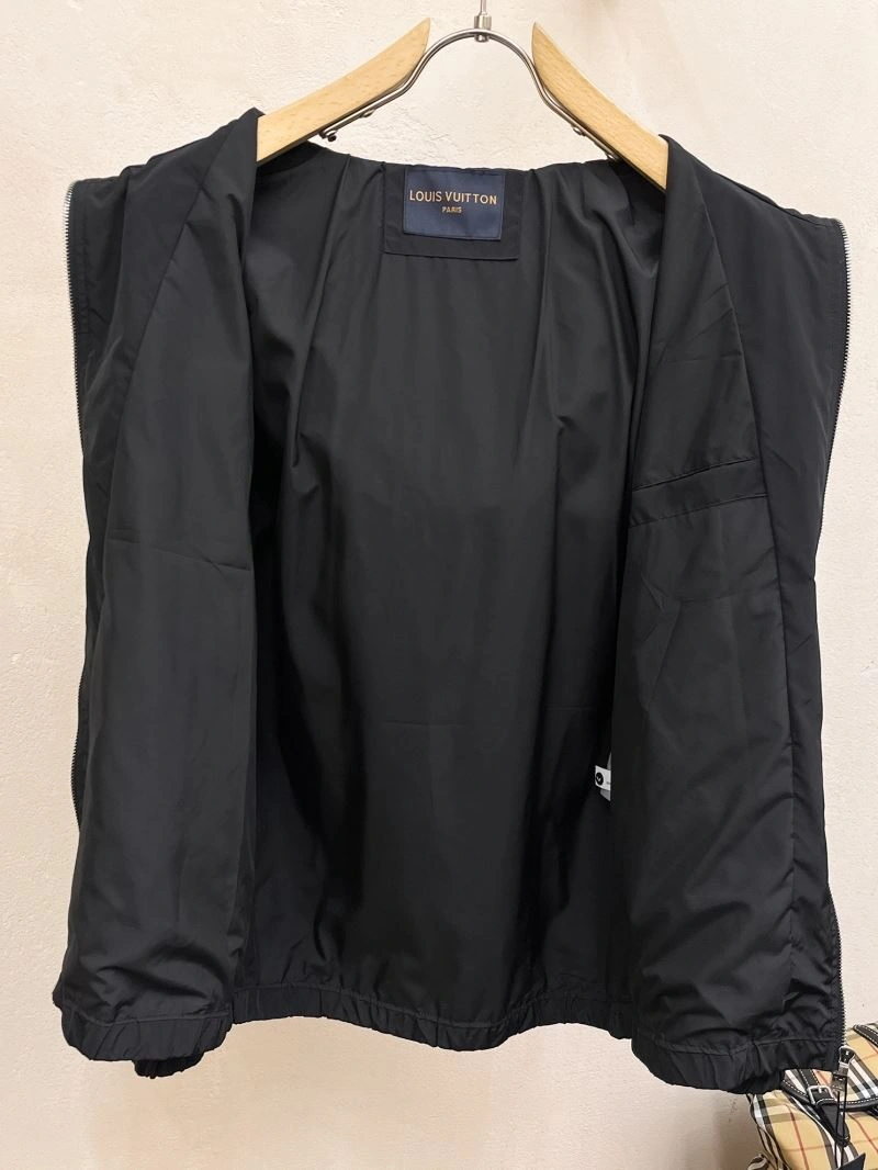 Neat Louis Vuitton Outwear 137593