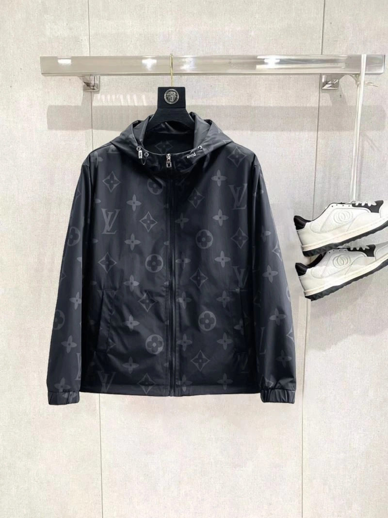 MultiPurpose Louis Vuitton Outwear 137590