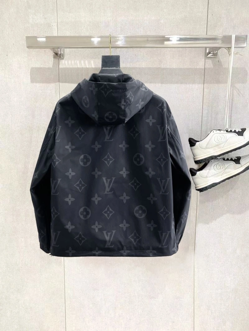 MultiPurpose Louis Vuitton Outwear 137590