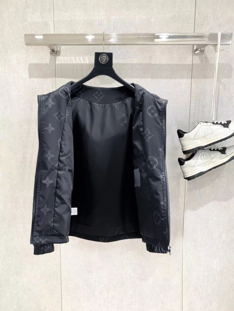 MultiPurpose Louis Vuitton Outwear 137590