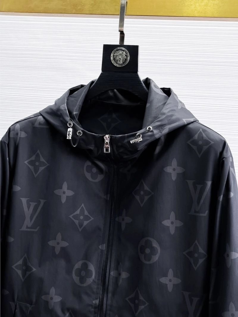 MultiPurpose Louis Vuitton Outwear 137590