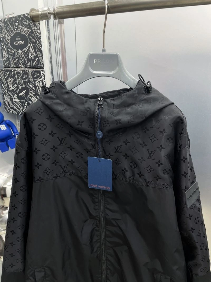 EasyMatch Louis Vuitton Outwear 137589