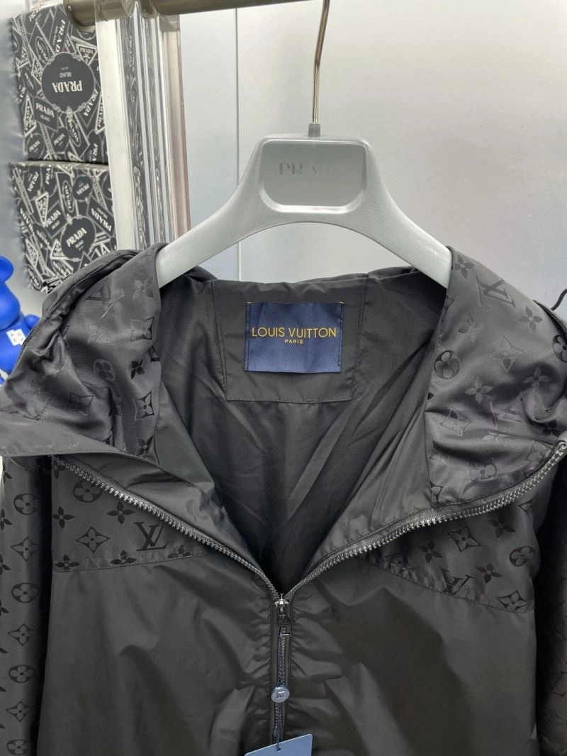 EasyMatch Louis Vuitton Outwear 137589