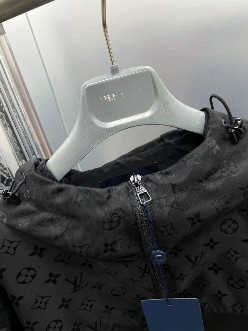 EasyMatch Louis Vuitton Outwear 137589