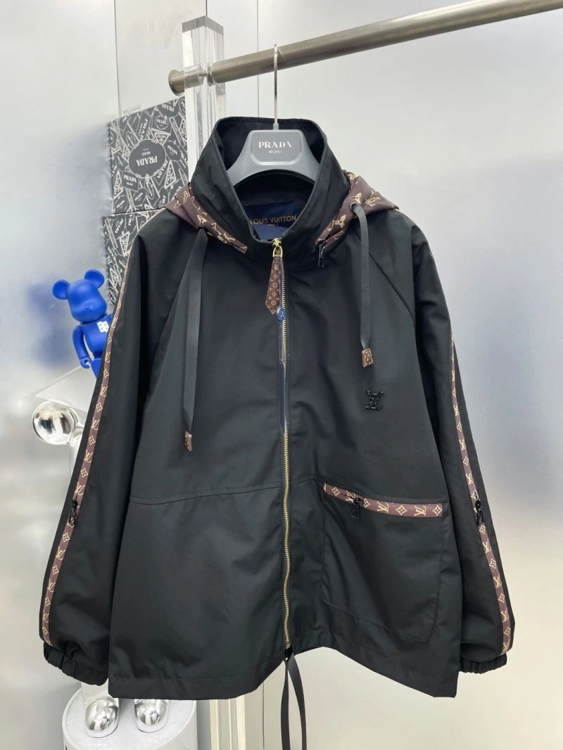 Louis Vuitton Outwear Lightweight 137585