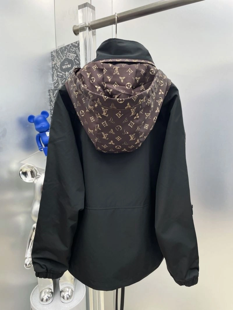 Louis Vuitton Outwear Lightweight 137585
