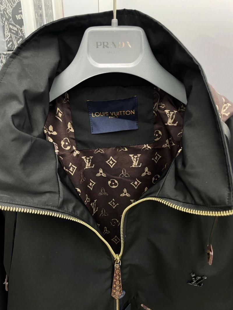 Louis Vuitton Outwear Lightweight 137585