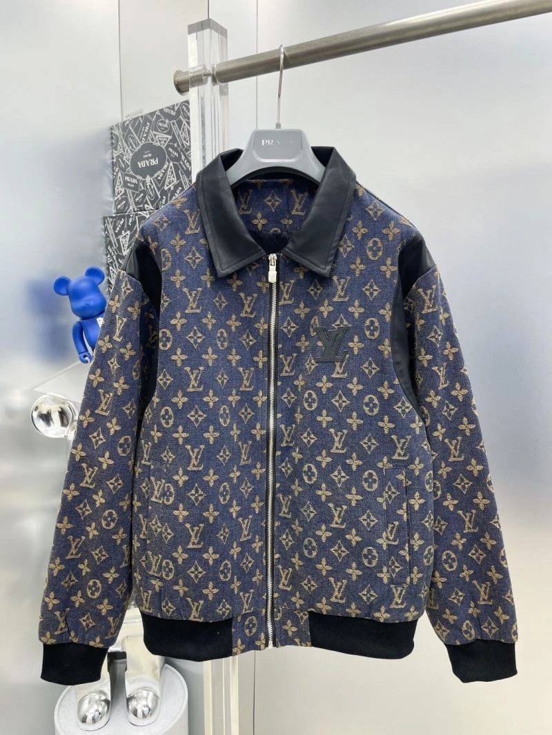 Unisex Louis Vuitton Outwear 137584