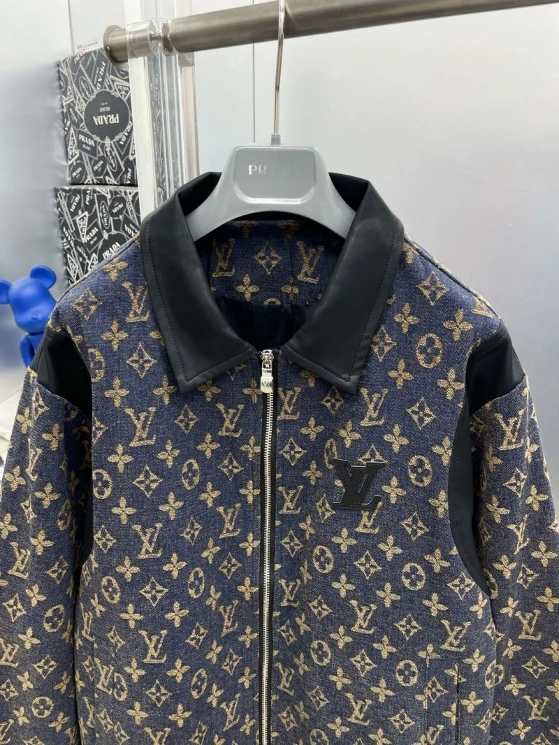 Unisex Louis Vuitton Outwear 137584
