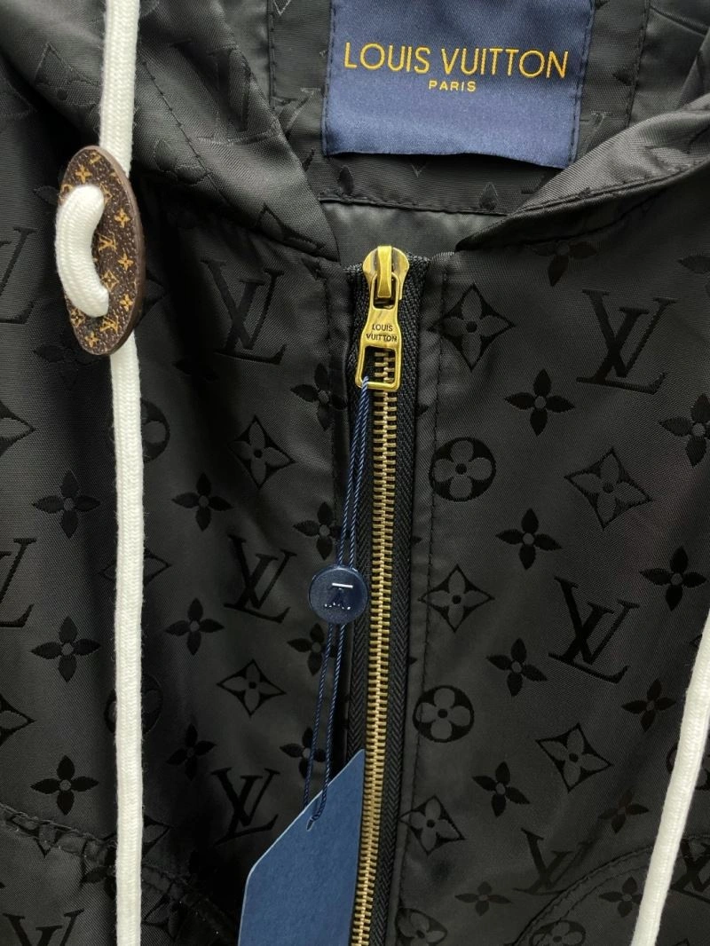 Resilient Louis Vuitton Outwear 137580