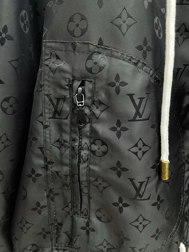 Resilient Louis Vuitton Outwear 137580