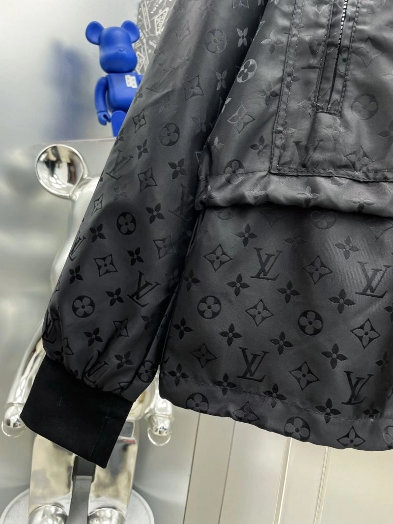 Resilient Louis Vuitton Outwear 137580
