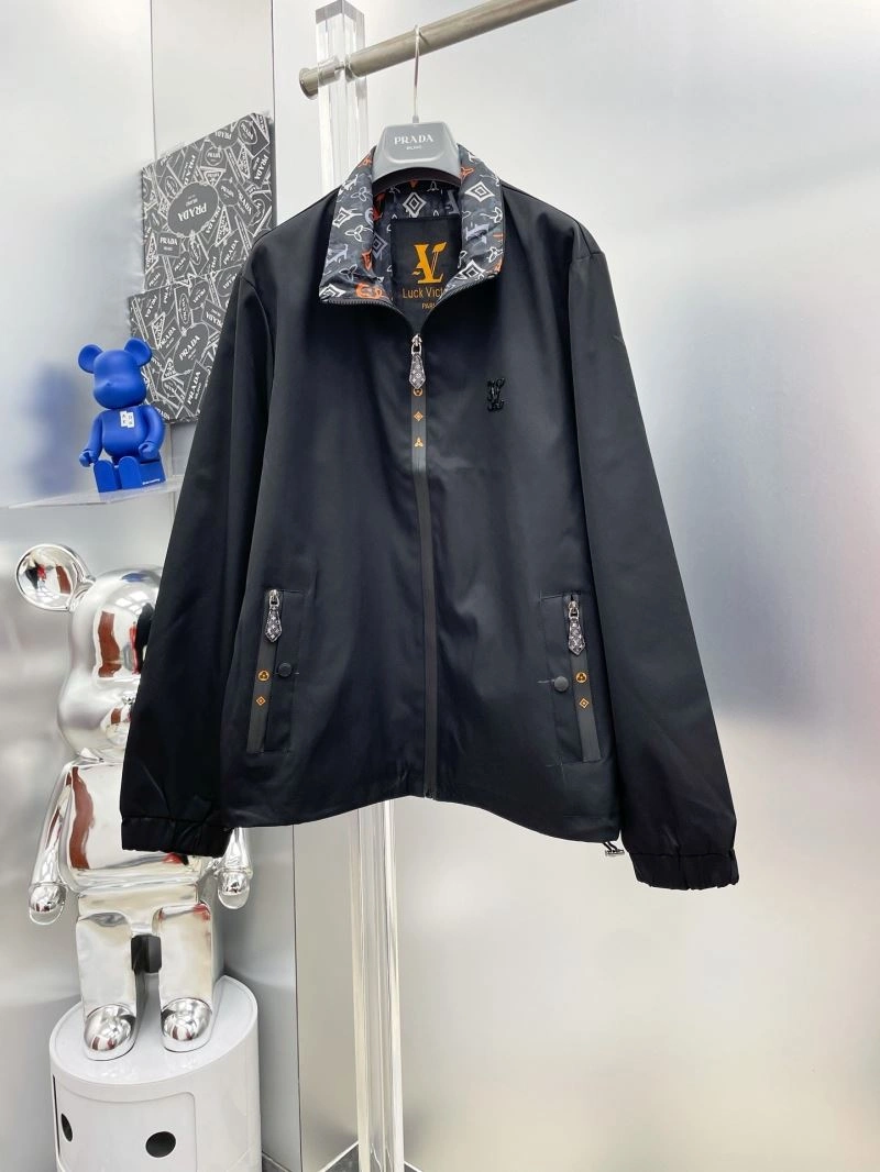 Louis Vuitton Outwear Sporty 137573