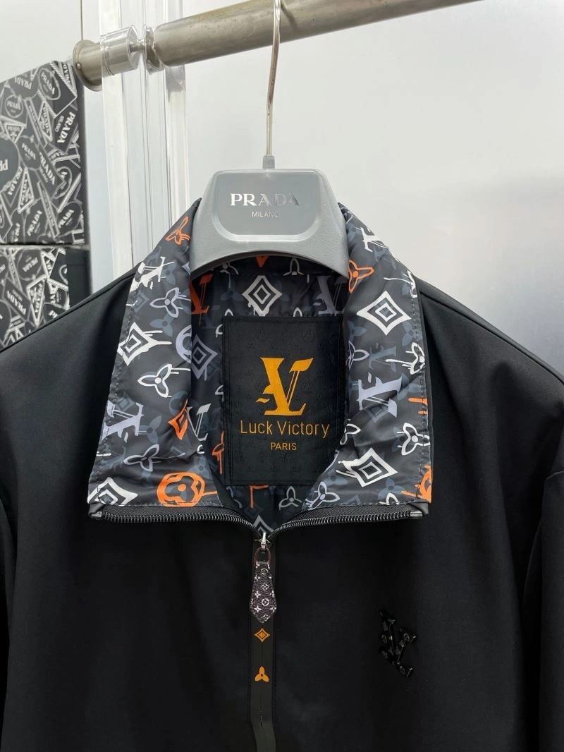 Louis Vuitton Outwear Sporty 137573